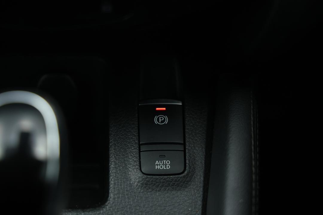 2018 Nissan Qashqai St-l, Automatic, 72900 km, Handbrake