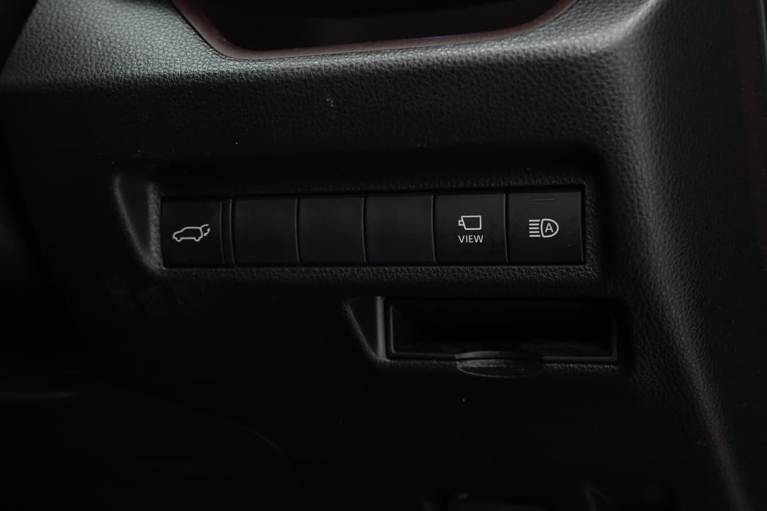 2019 Toyota RAV4 Cruiser (AWD) Hybrid, Automatic, 112061 km, Utility Switches/Buttons