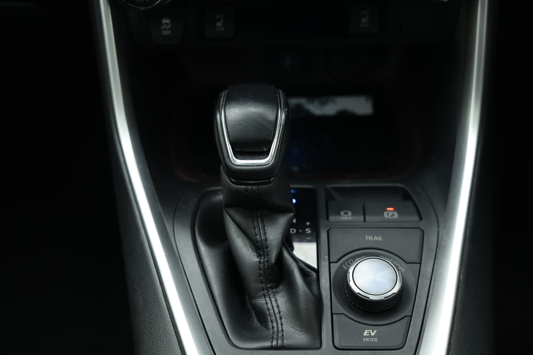 2019 Toyota RAV4 Cruiser (AWD) Hybrid, Automatic, 112061 km, Gear Lever 