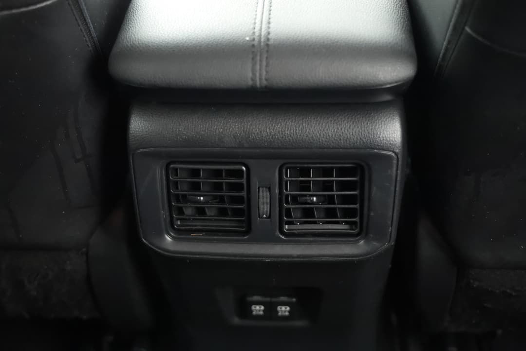 2019 Toyota RAV4 Cruiser (AWD) Hybrid, Automatic, 112061 km, Rear A/C Vent