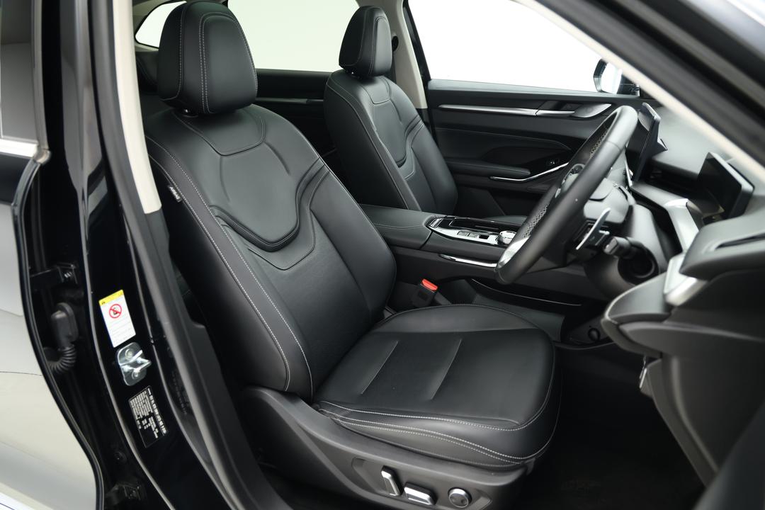 2022 GWM Haval H6 Ultra AWD, Automatic, 52619 km, Right Side Front Door Cabin View
