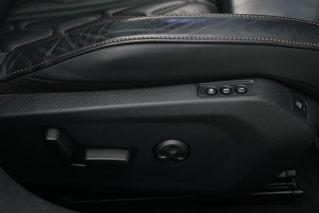 2019 Peugeot 508 Gt, Automatic, 69510 km, Drivers Side Adjustment Panel