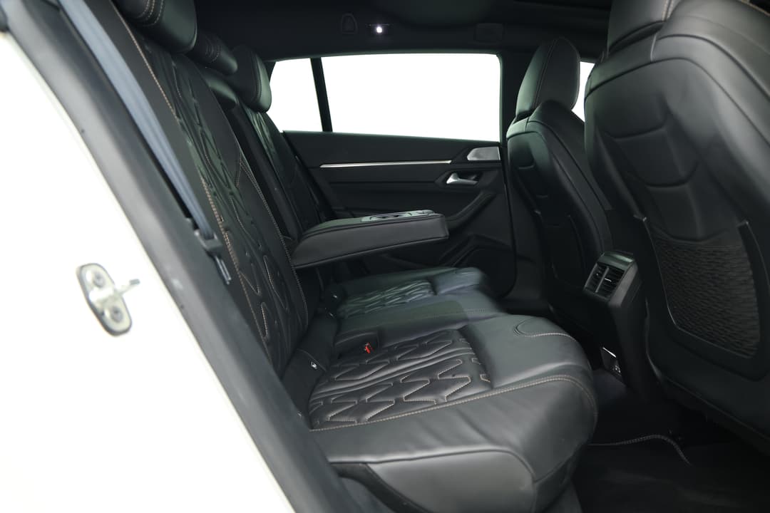 2019 Peugeot 508 Gt, Automatic, 69510 km, Right Side Rear Door Cabin View