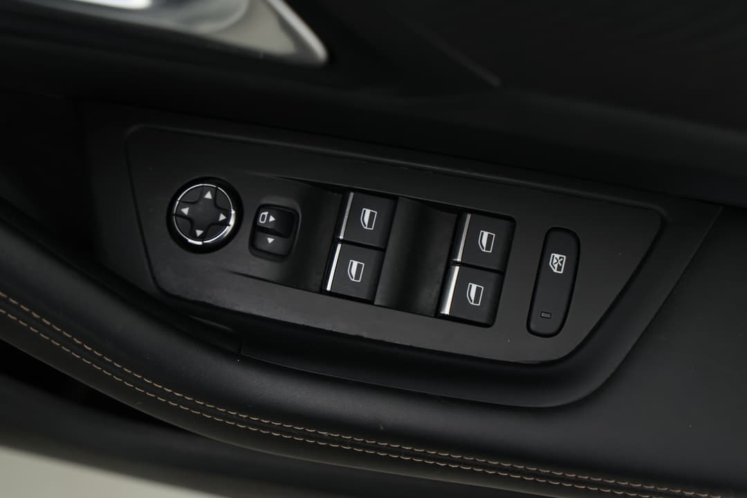 2019 Peugeot 508 Gt, Automatic, 69510 km, Drivers Side Door Panel Controls