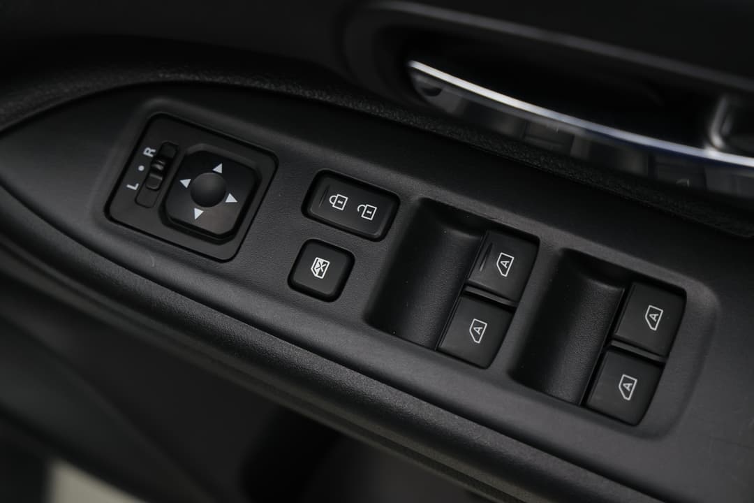 2018 Mitsubishi Outlander Es Adas 5 Seat (2WD), Automatic, 71329 km, Drivers Side Door Panel Controls