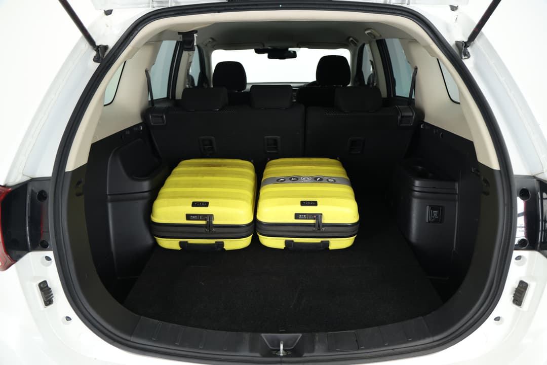 2018 Mitsubishi Outlander Es Adas 5 Seat (2WD), Automatic, 71329 km, Boot Inside View with Luggage