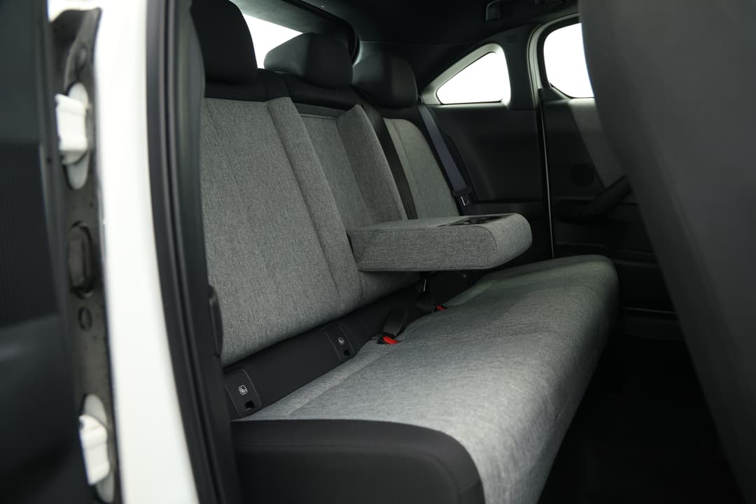 2022 Mazda Mx-30 G20e Evolve Mhev, Automatic, 46654 km, Right Side Rear Door Cabin View