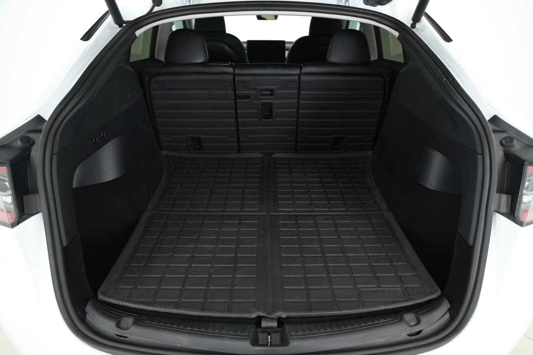 2023 Tesla Model Y Rear-wheel Drive, Automatic, 42095 km, Boot Inside View