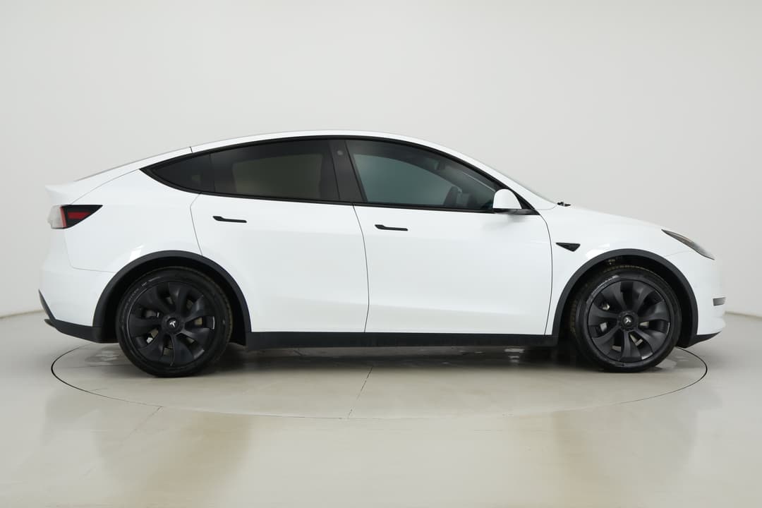 2023 Tesla Model Y Rear-wheel Drive, Automatic, 42095 km, Right Side View