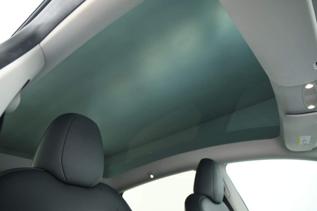 2023 Tesla Model Y Rear-wheel Drive, Automatic, 42095 km, Interior Sunroof/Moonroof