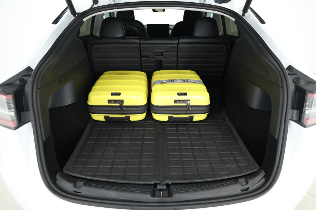 2023 Tesla Model Y Rear-wheel Drive, Automatic, 42095 km, Boot Inside View with Luggage