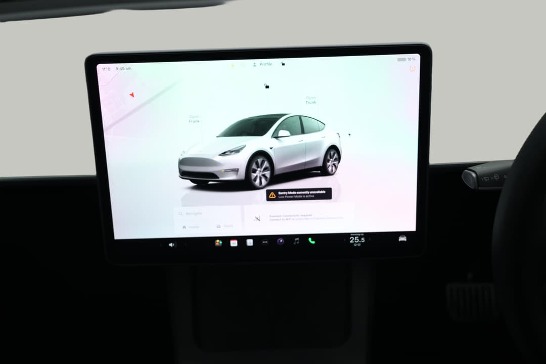 2023 Tesla Model Y Rear-wheel Drive, Automatic, 42095 km, Center Console