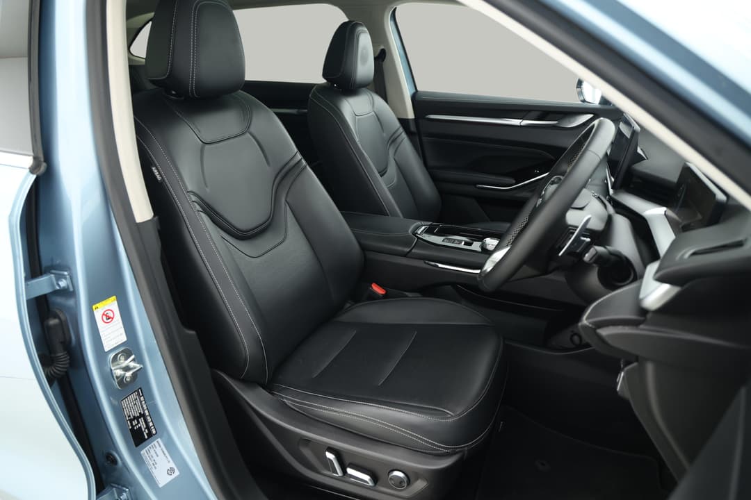 2022 GWM Haval H6 Ultra, Automatic, 62990 km, Right Side Front Door Cabin View