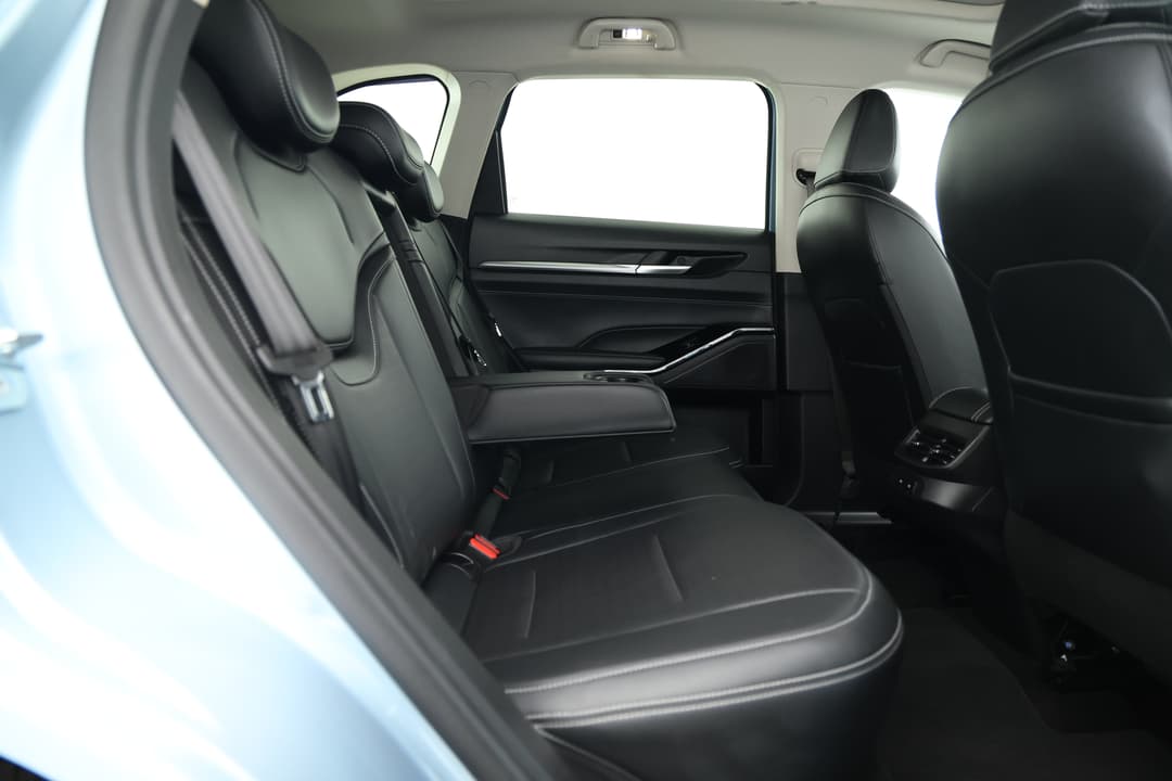 2022 GWM Haval H6 Ultra, Automatic, 62990 km, Right Side Rear Door Cabin View
