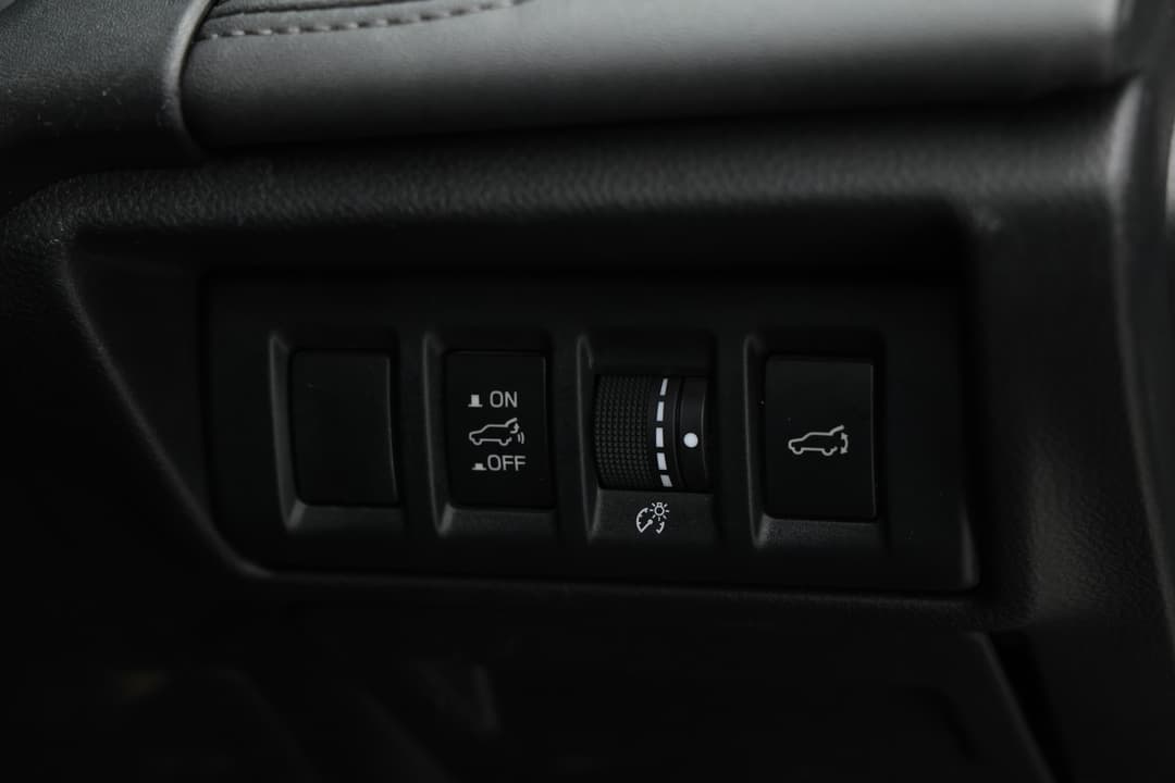 2021 Subaru Outback AWD Touring, Automatic, 50373 km, Utility Switches/Buttons