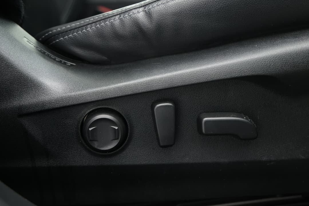2021 Subaru Outback AWD Touring, Automatic, 50373 km, Drivers Side Adjustment Panel