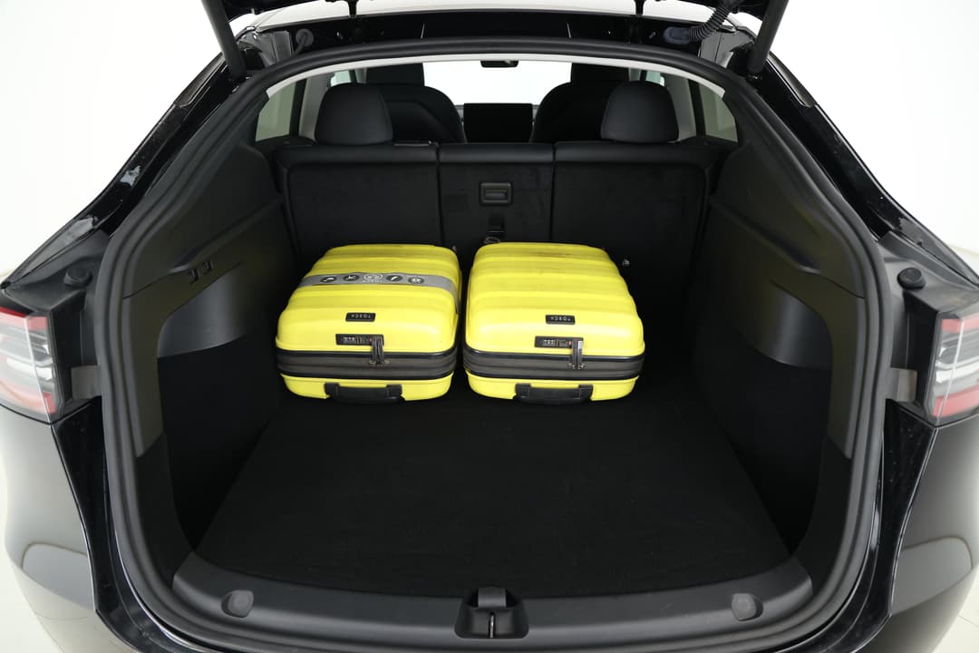 2023 Tesla Model Y Rear-wheel Drive, Automatic, 31783 km, Boot Inside View with Luggage
