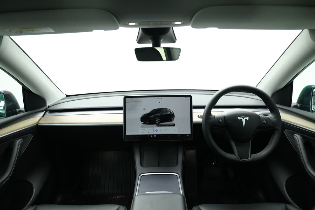 2023 Tesla Model Y Rear-wheel Drive, Automatic, 31783 km, Dashboard View