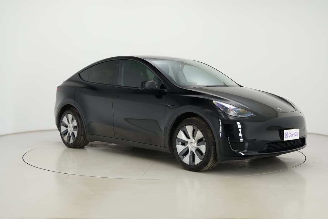 2023 Tesla Model Y Rear-wheel Drive, Automatic, 31783 km, Right Front Diagonal (45- Degree) View