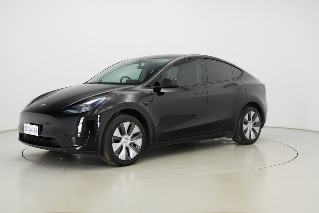 2023 Tesla Model Y Rear-wheel Drive, Automatic, 31783 km, Left Front Diagonal (45- Degree) View