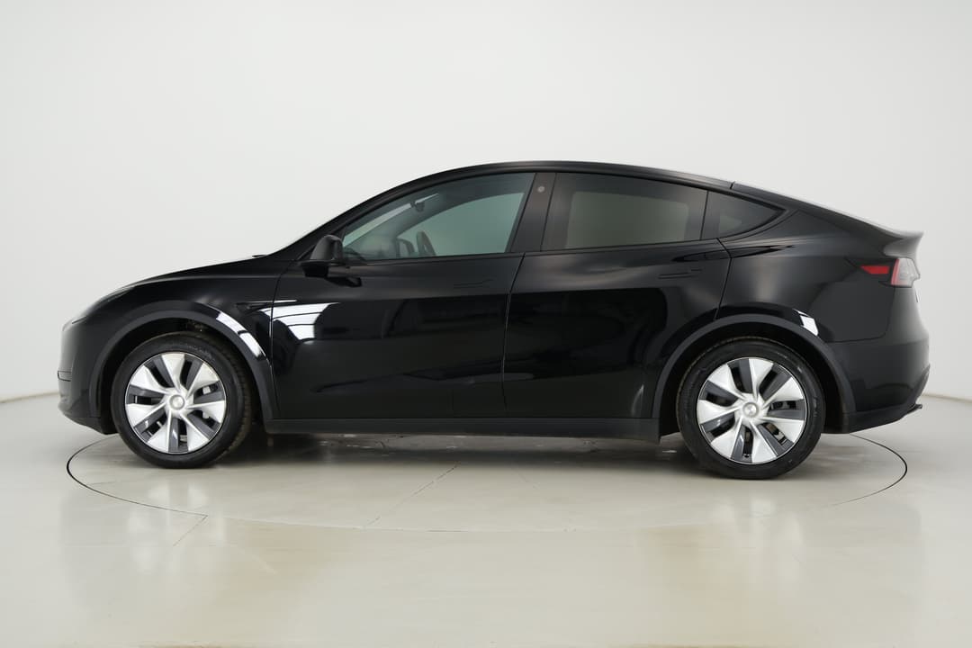 2023 Tesla Model Y Rear-wheel Drive, Automatic, 31783 km, Left Side View