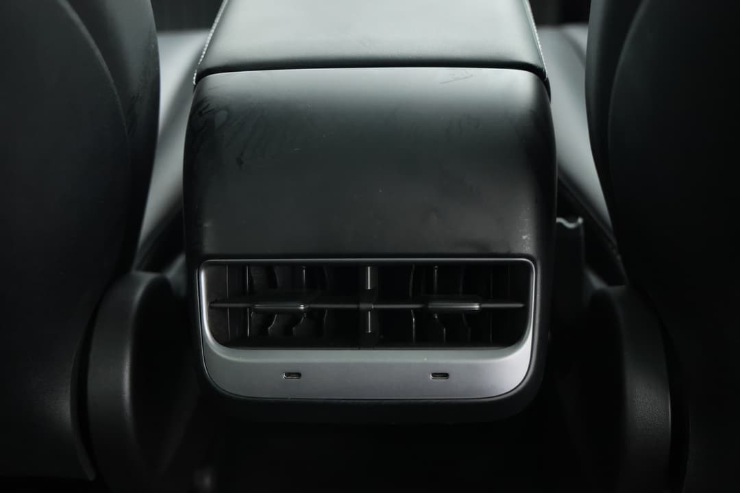 2023 Tesla Model Y Rear-wheel Drive, Automatic, 31783 km, Rear A/C Vent