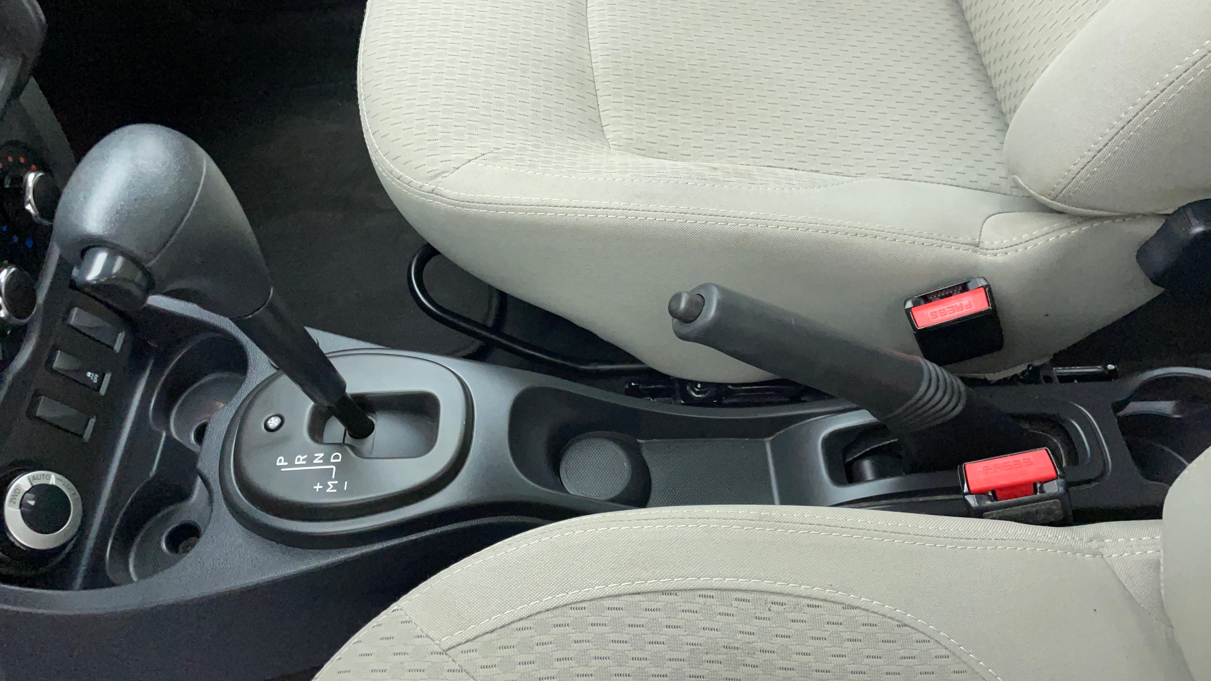 Renault Duster-Gear Lever