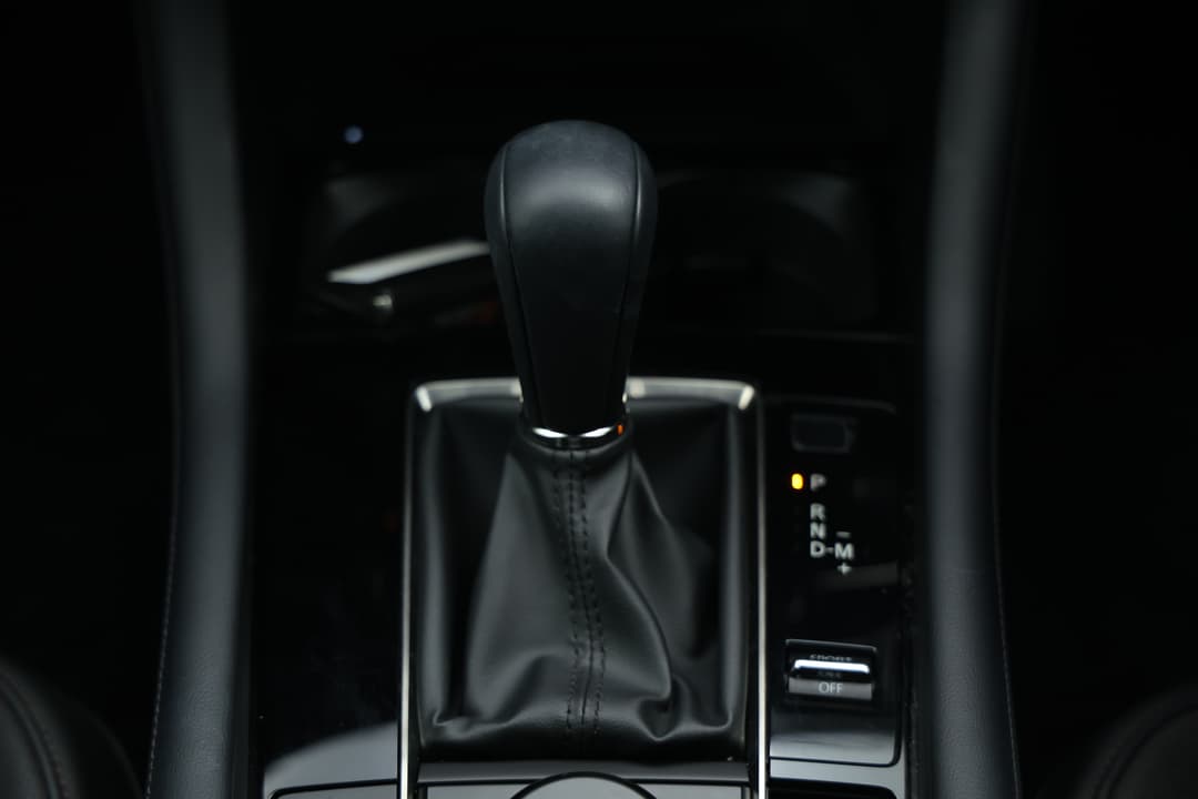 2025 Mazda 3 G20 Touring Vision, Automatic, 18588 km, Gear Lever 