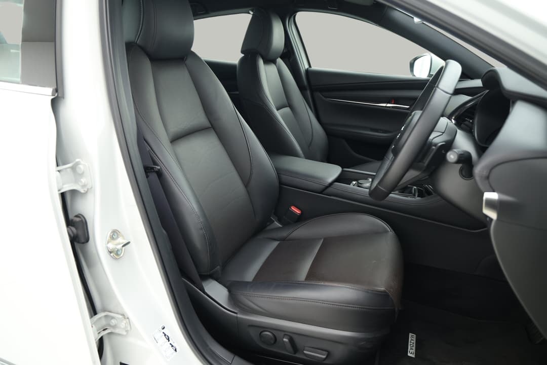 2025 Mazda 3 G20 Touring Vision, Automatic, 18588 km, Right Side Front Door Cabin View