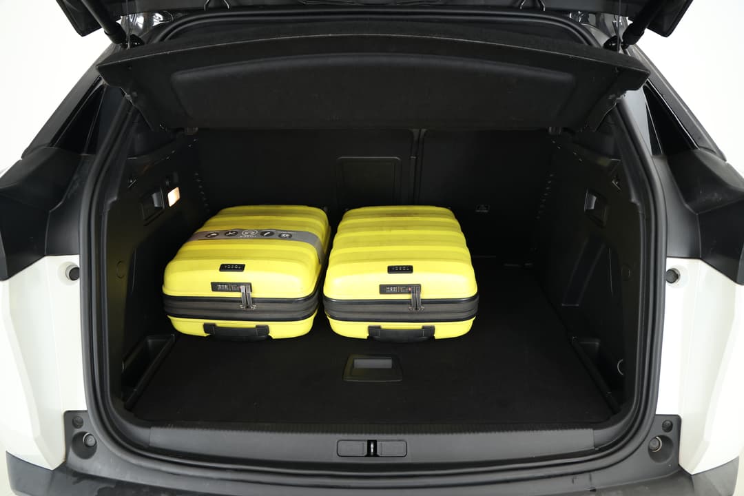 2022 Peugeot 3008 Gt Line, Automatic, 68822 km, Boot Inside View with Luggage