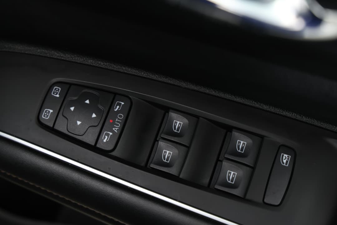 2021 Renault Koleos Intens (4x2), Automatic, 52040 km, Drivers Side Door Panel Controls