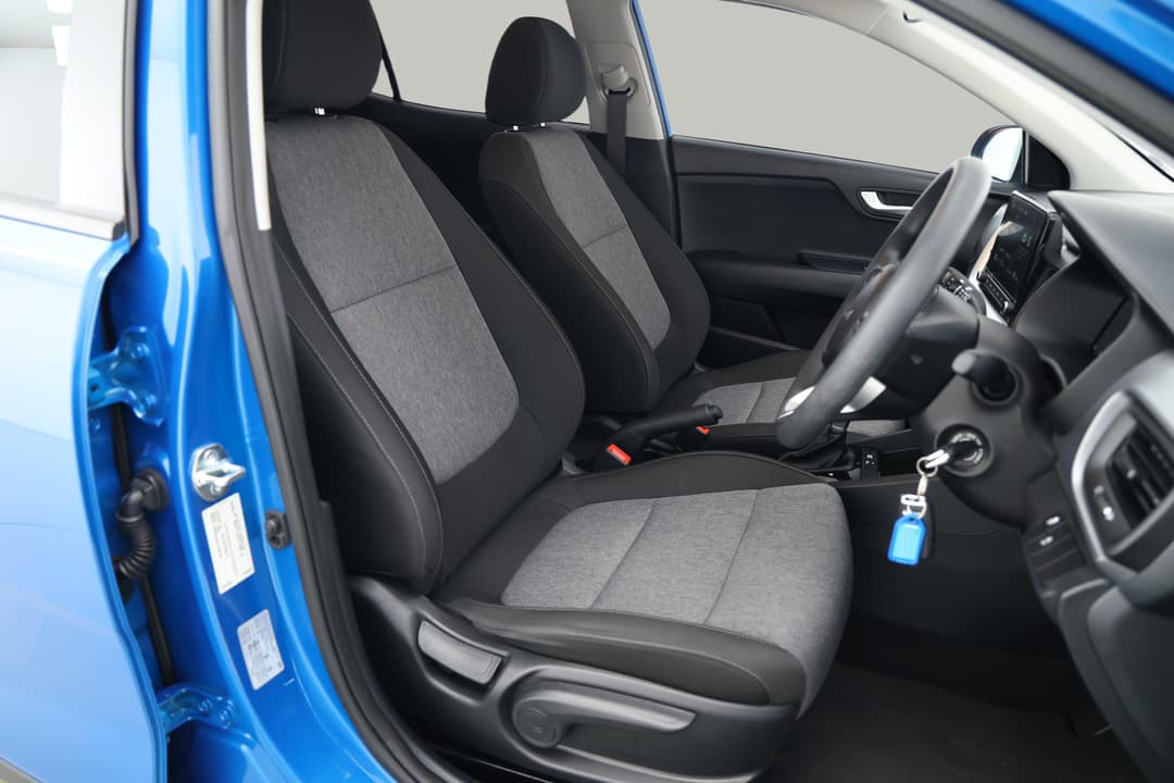 2024 Kia Stonic S, Automatic, 18797 km, Right Side Front Door Cabin View
