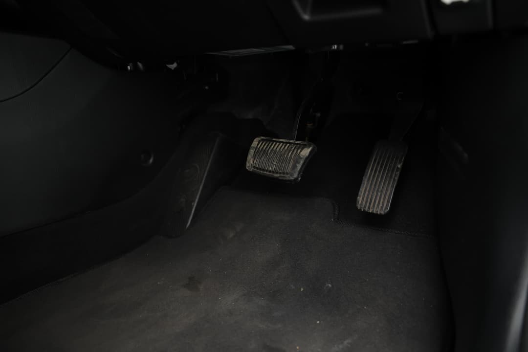 2024 Kia Stonic S, Automatic, 18797 km, Pedals and Footmat