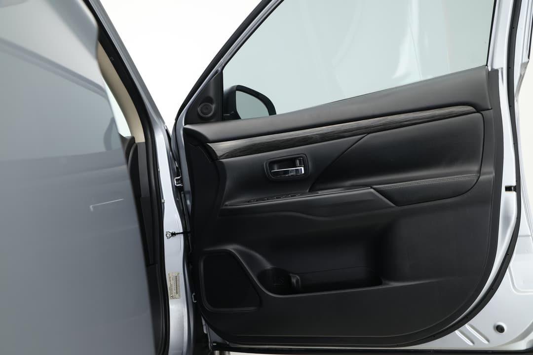 2015 Mitsubishi Outlander Exceed (4x4), Automatic, 125467 km, Speaker View