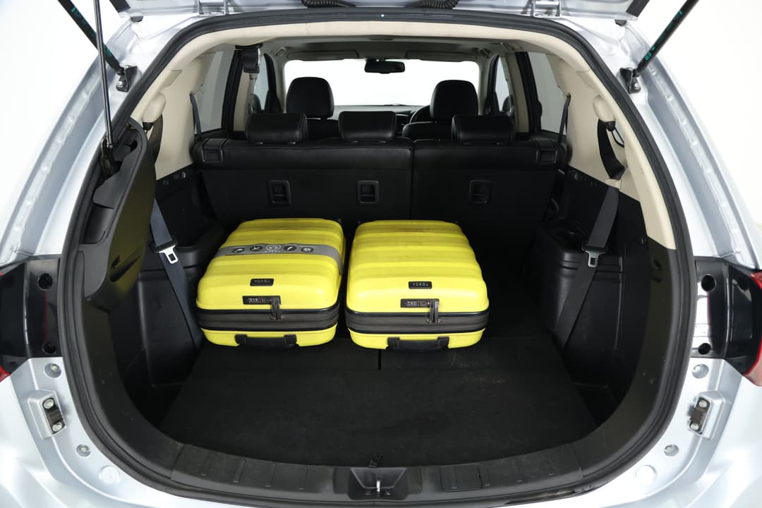 2015 Mitsubishi Outlander Exceed (4x4), Automatic, 125467 km, Boot Inside View with Luggage