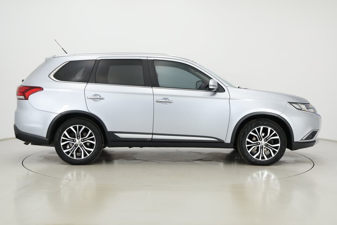 2015 Mitsubishi Outlander Exceed (4x4), Automatic, 125467 km, Right Side View