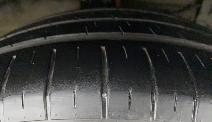 2017 Maruti Ciaz ZDI+ SHVS, Diesel, Manual, 57,281 km, Right Front Tyre Tread