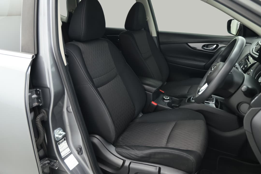 2018 Nissan X-trail St (4WD), Automatic, 136689 km, Right Side Front Door Cabin View