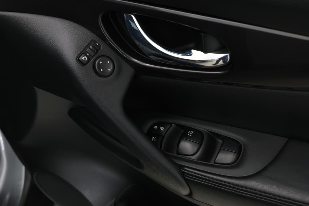 2018 Nissan X-trail St (4WD), Automatic, 136689 km, Drivers Side Door Panel Controls