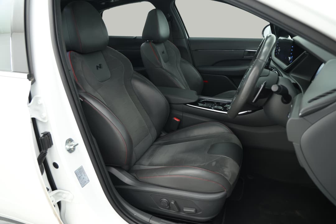 2021 Hyundai Sonata N Line, Automatic, 107076 km, Right Side Front Door Cabin View