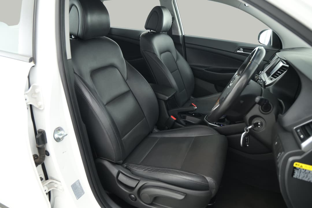 2017 Hyundai Tucson Active X (FWD), Automatic, 117313 km, Right Side Front Door Cabin View
