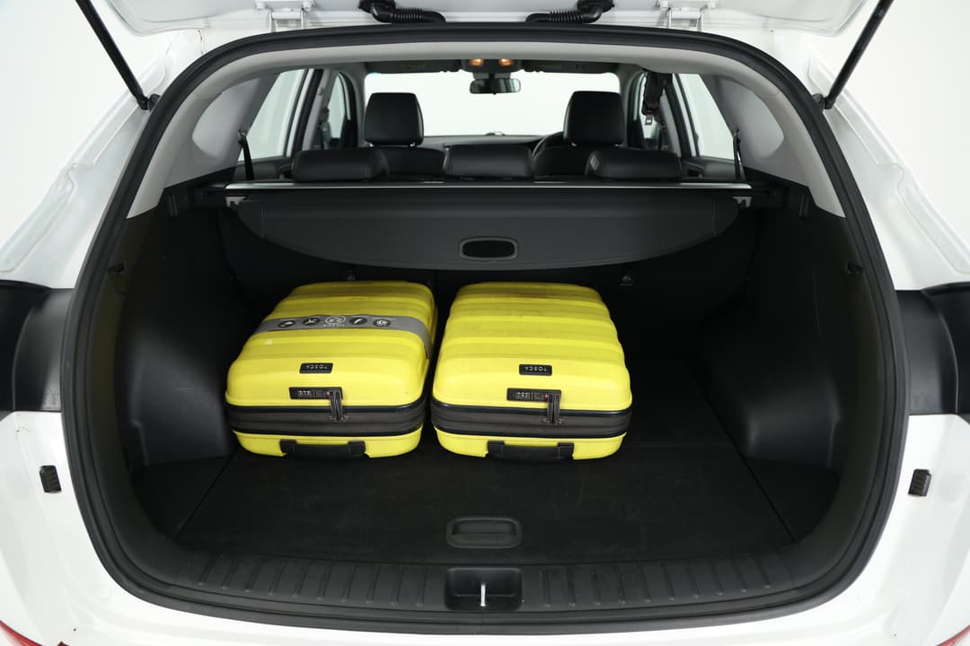 2017 Hyundai Tucson Active X (FWD), Automatic, 117313 km, Boot Inside View with Luggage