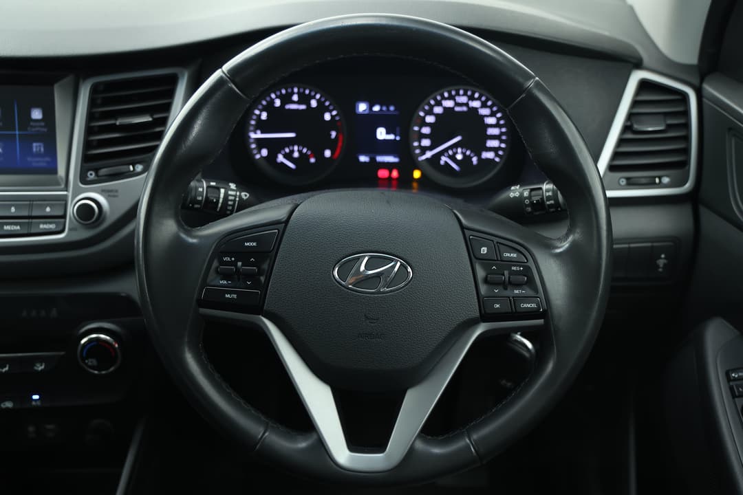 2017 Hyundai Tucson Active X (FWD), Automatic, 117313 km, Steering Wheel Close-up