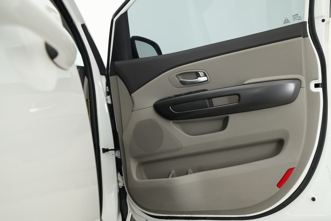 2017 Kia Carnival S, Automatic, 97252 km, Speaker View