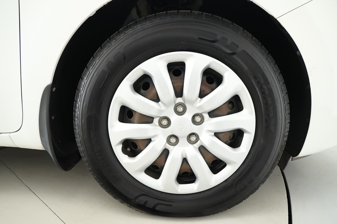 2017 Kia Carnival S, Automatic, 97252 km, Right Front Wheel