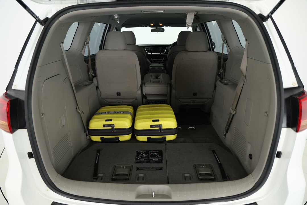 2017 Kia Carnival S, Automatic, 97252 km, Boot Inside View with Luggage