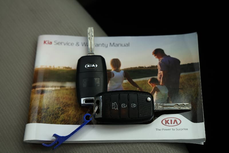 2017 Kia Carnival S, Automatic, 97252 km, Key Close-up