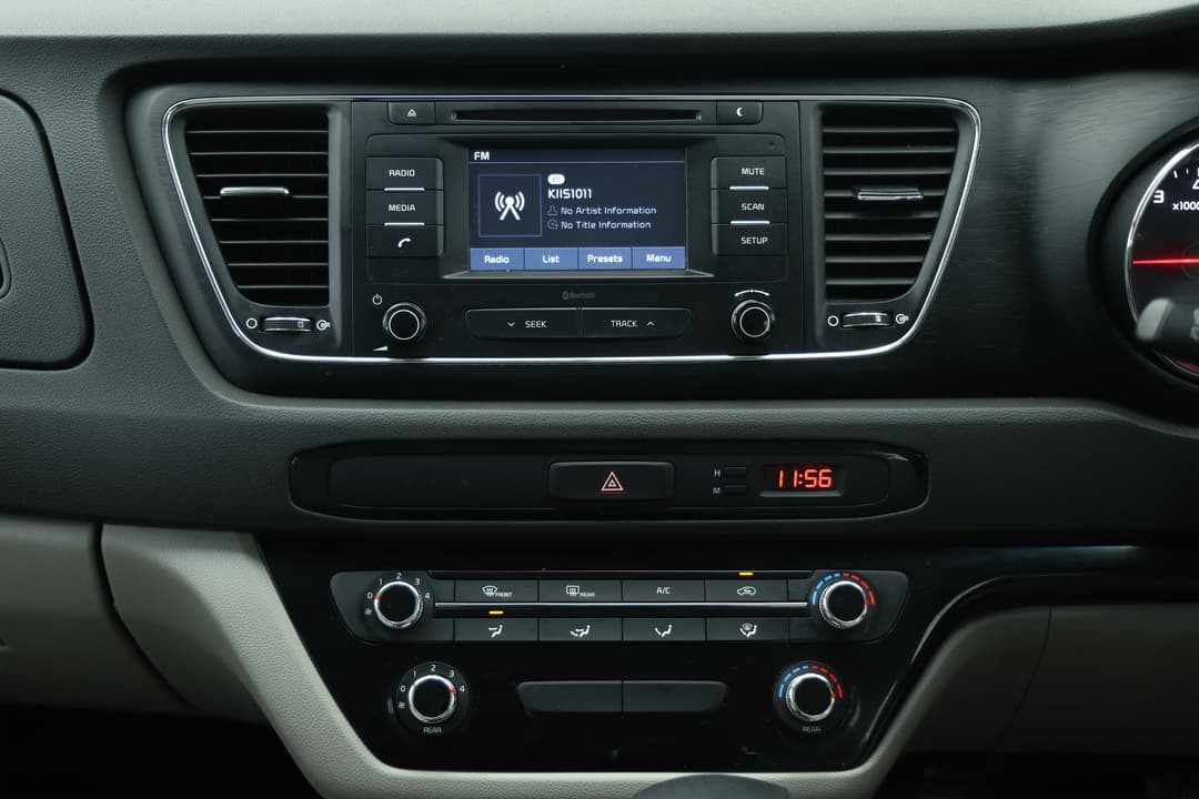 2017 Kia Carnival S, Automatic, 97252 km, Center Console