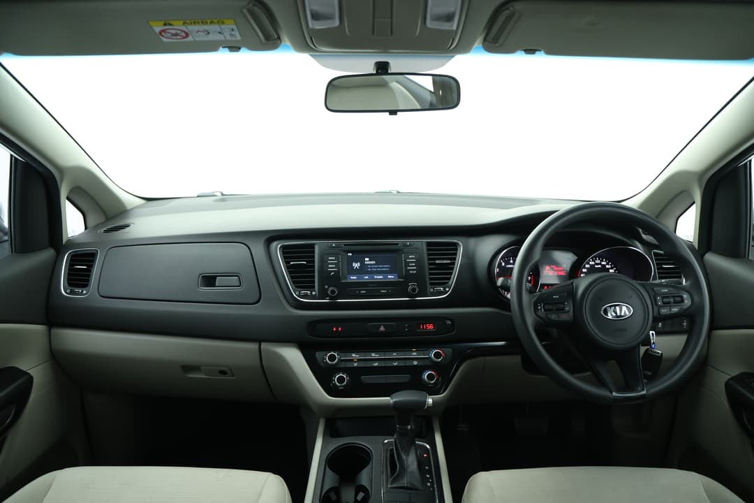 2017 Kia Carnival S, Automatic, 97252 km, Dashboard View
