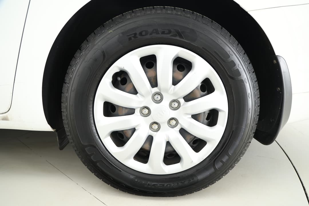 2017 Kia Carnival S, Automatic, 97252 km, Left Rear Wheel